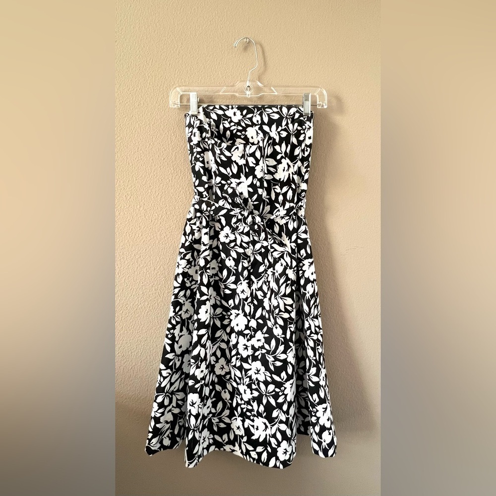 White House Black Market Floral Strapless Fit & Flare Dress - Picture 4 of 11